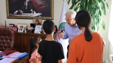 Ödemiş Belediyesi’nden Öğrencilere Kırtasiye Desteği