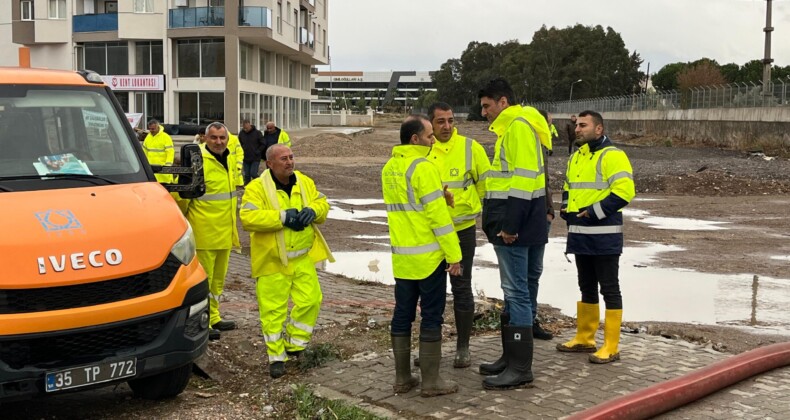 İzmir Büyükşehir Belediyesi 850 personel ve 640 araçla sahada