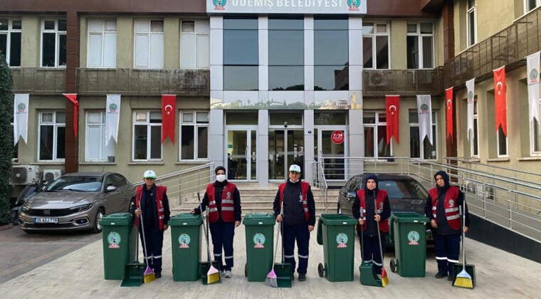 Ödemiş cadde ve sokaklarına ‘kadın eli’ değdi!
